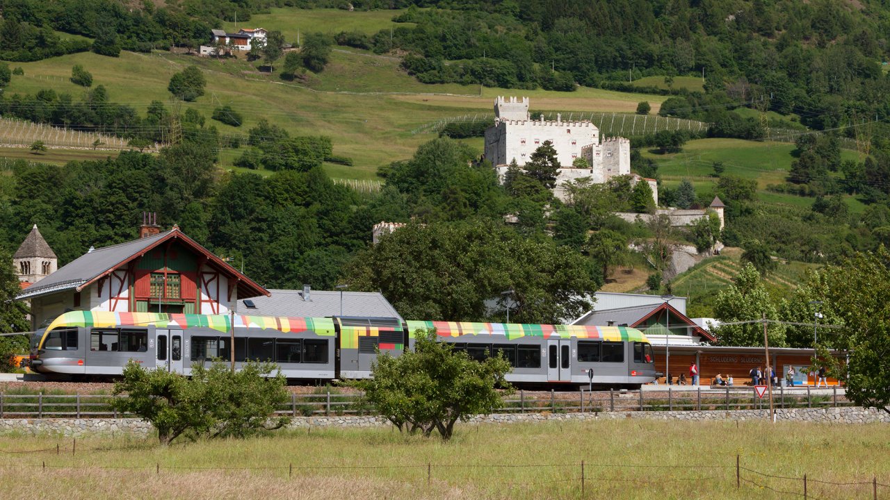 Sposarsi in maniera sostenibile con il treno della Val Venosta