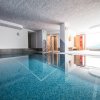 Hotel con piscina coperta in Val Venosta