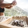 Gettata nella sauna panoramica in Trentino Alto Adige
