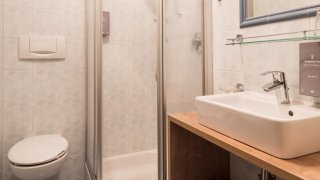 Bagno con doccia nella camera singola momenti - Hotel Burgaunerhof